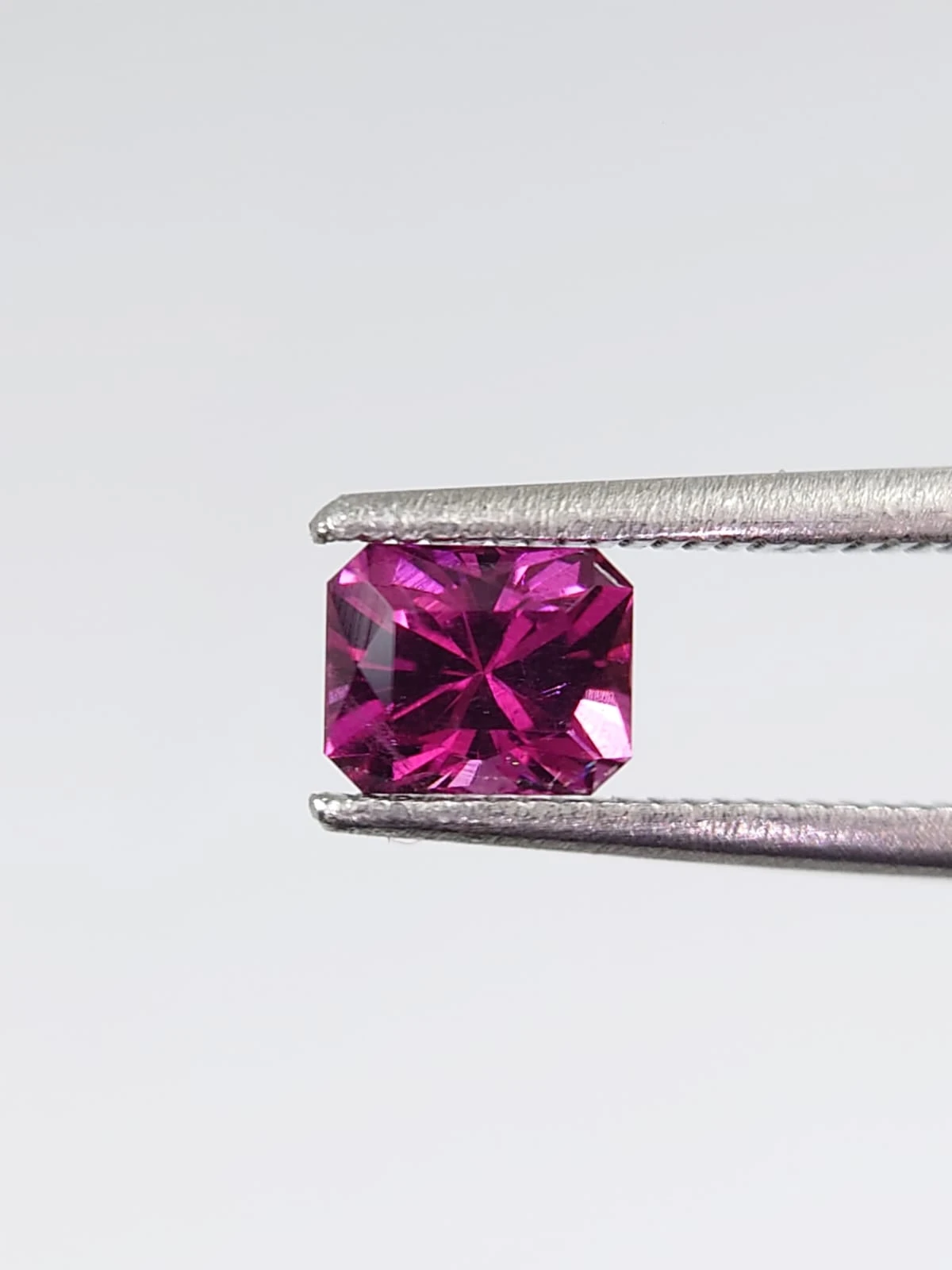 0.86ct Natural Umbalite Garnet from Malawi — view 5